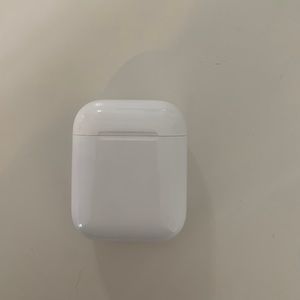 Apple air pods case and box included!!